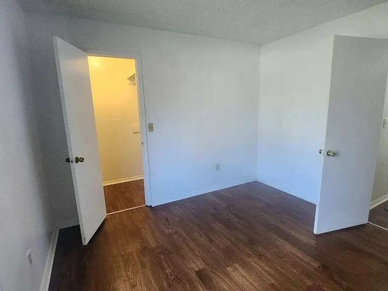 818 S Broadway Ave — Photo 10