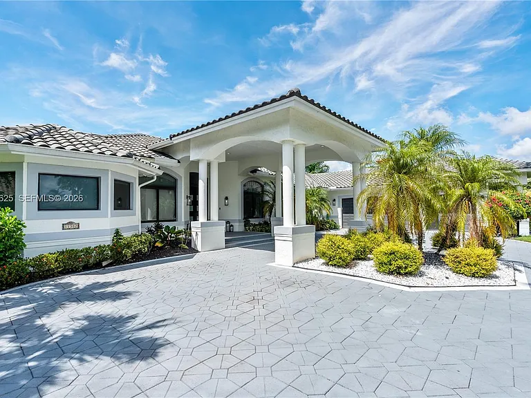 11302 NW 9th St — Photo 3