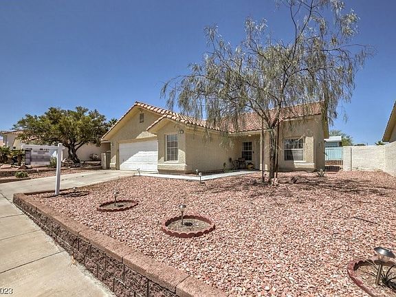 4th image of 527 Landra Ln