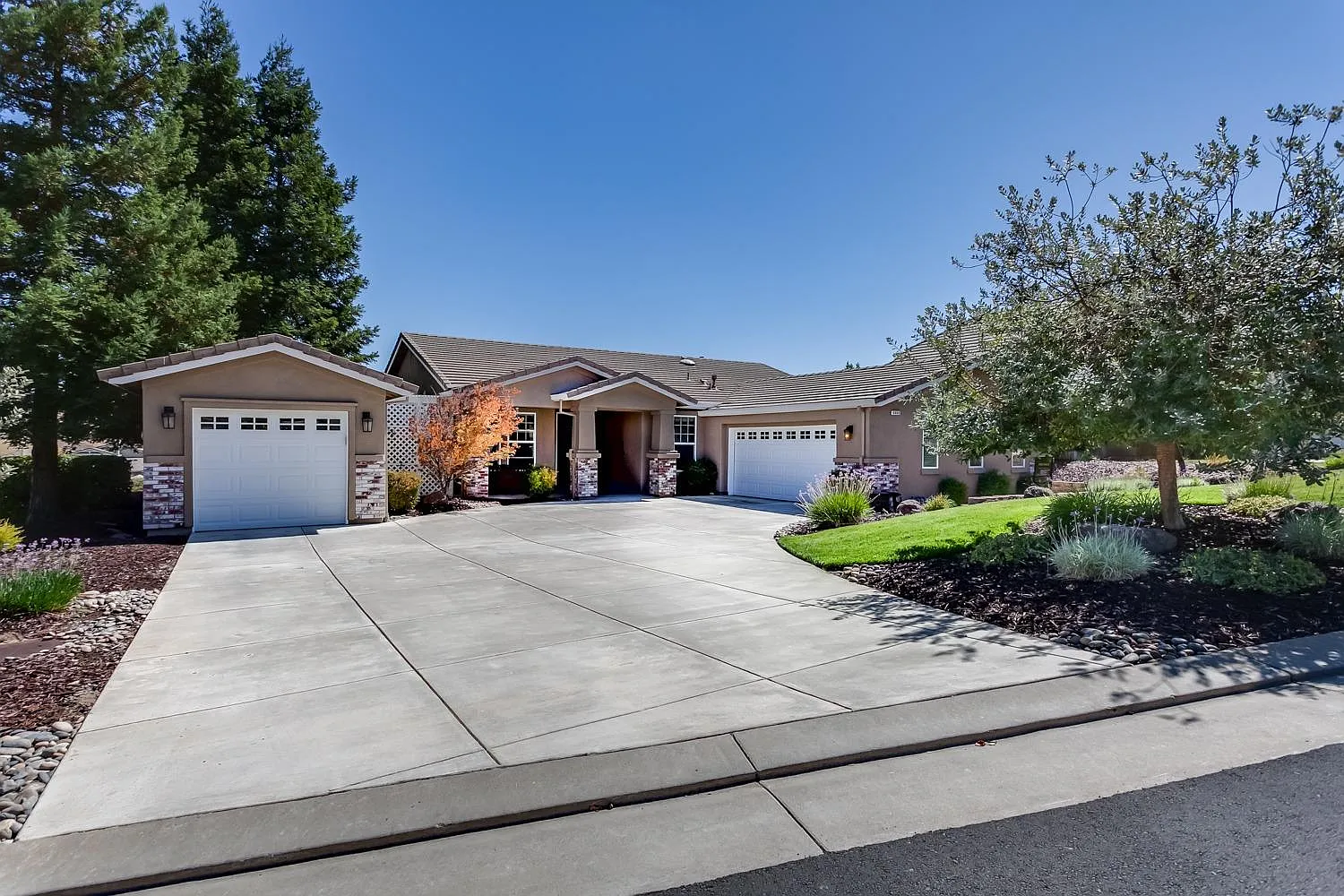 9000 Morton Davis Dr photo 1