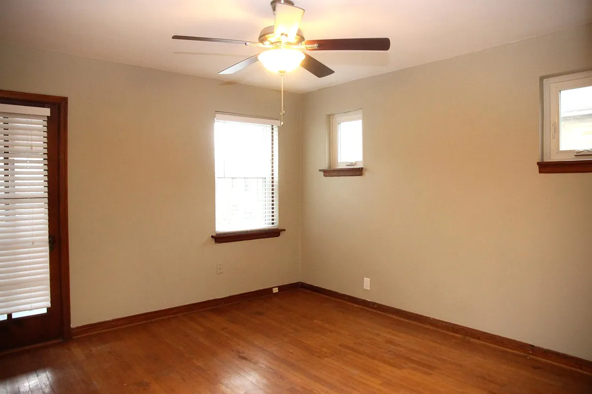 Building Photo - 5116 Jamieson Ave #A