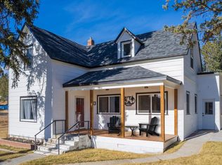 833 Lincoln St, Custer, SD 57730