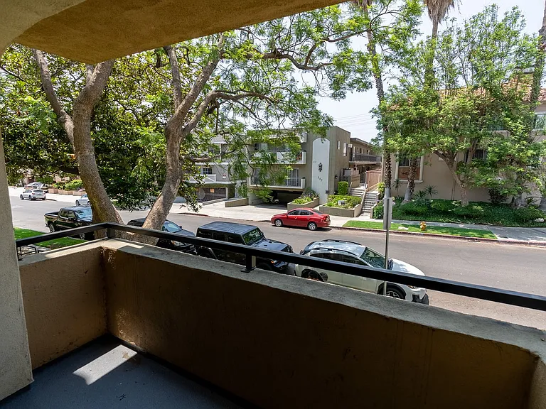 960 N. Alfred — Photo 23