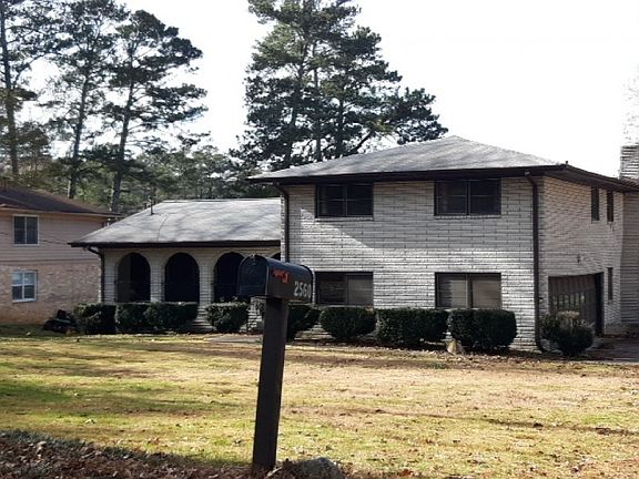 2nd image of 2560 Lake Capri Dr