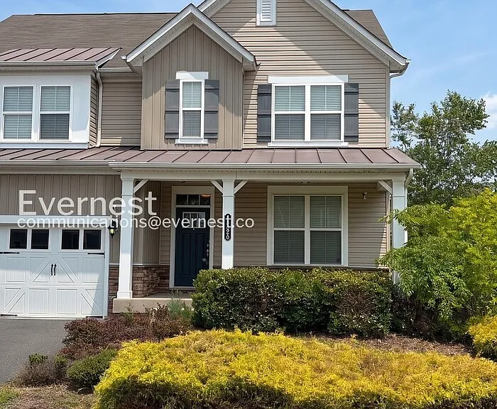 1735 Hudgins Farm Cir — Photo 2