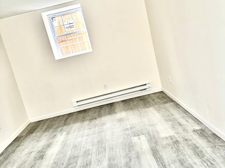52 Zone St #1A — Photo 1