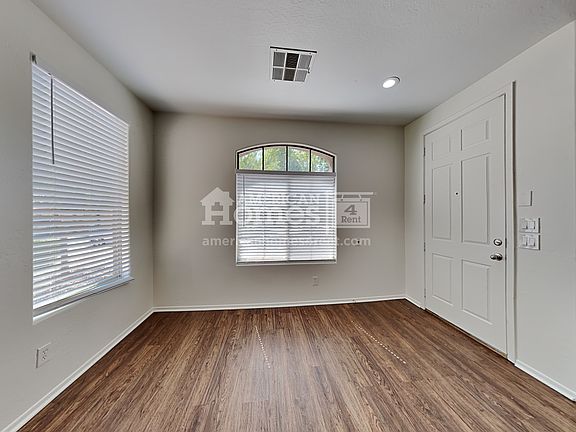 4th image of 4108 W Hazel Dr
