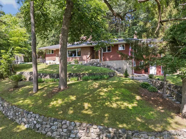 10505 Fulton St E, Lowell, MI 49331