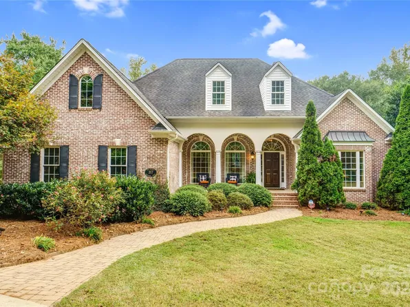 317 Brigadier Dr, Clover, SC 29710