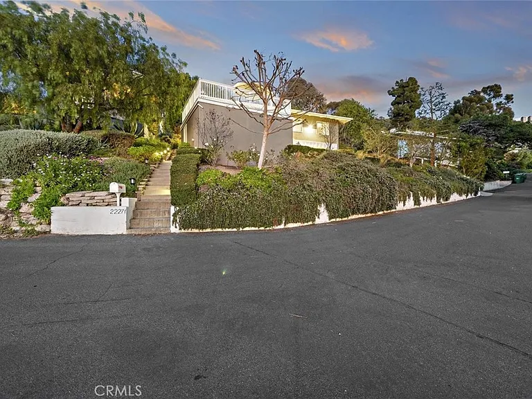 22271 3rd Ave — Photo 33