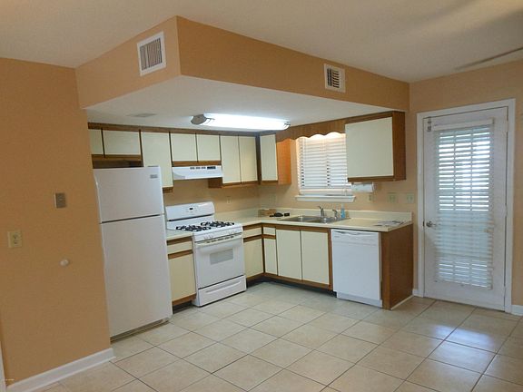 4th image of 134 W Leslie Ln