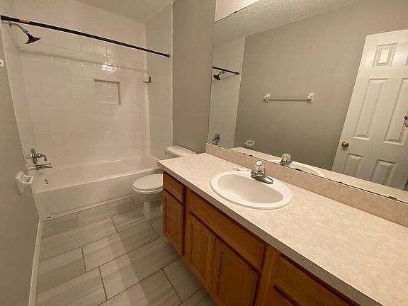 5th image of 150 Southern Bridge Blvd Unit 3