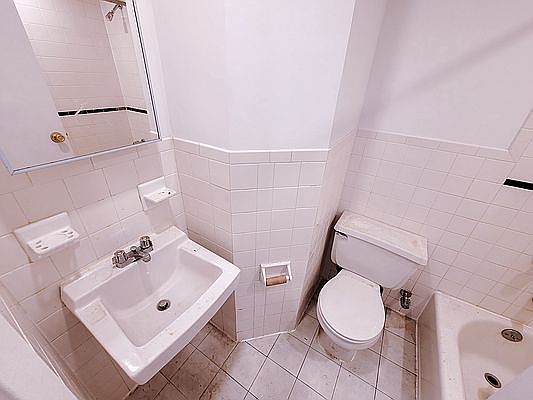 3rd image of 2335 1st Ave APT 5B