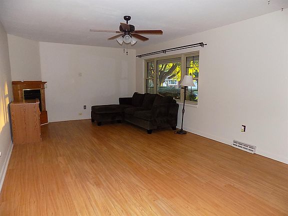4th image of 452 Eastview Dr