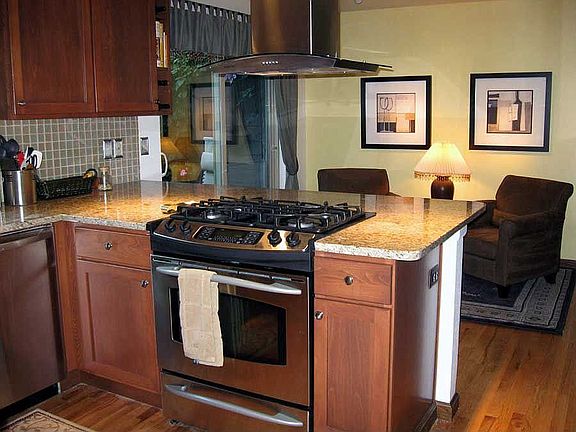 Counter, Bar & Sitting area