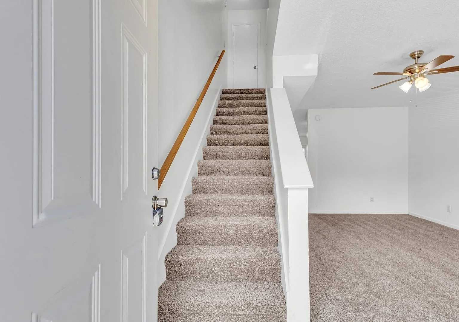 2 bed, 1.5 bath, 1000 sqft, $995 — Photo 3
