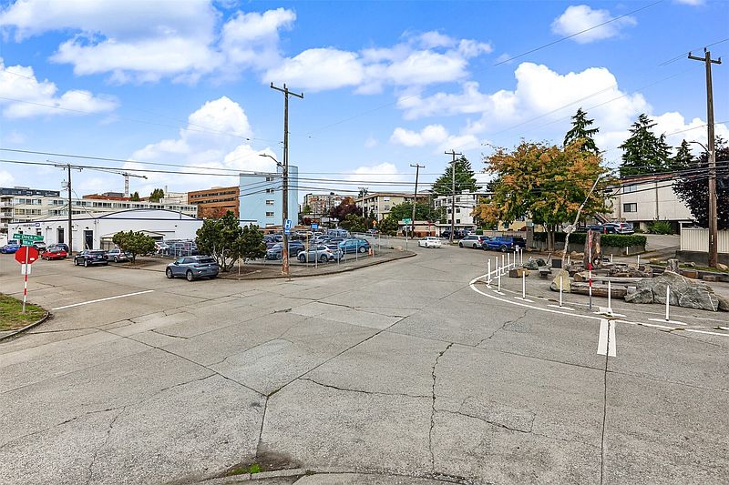 3rd image of 5112 Russell Avenue NW
