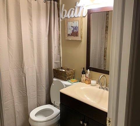 Full bath with jacuzzi main level