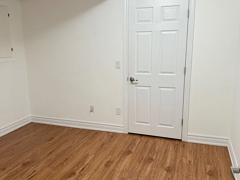 20 Hyacinth St #BASEMENT — Photo 11