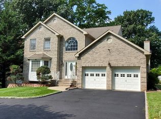 29 Hillsdale Rd, Edison, NJ 08820