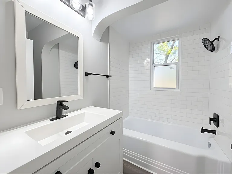 20 W 4th St #1 — Photo 10