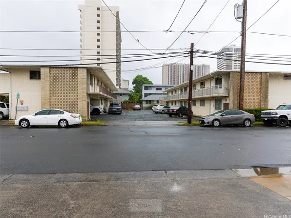 909 Wiliwili St, Honolulu, HI 96826