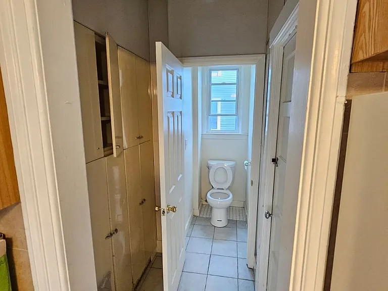 1307 Jacob St — Photo 4