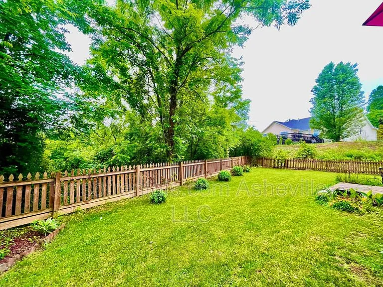 51 Yorktown Cir — Photo 39