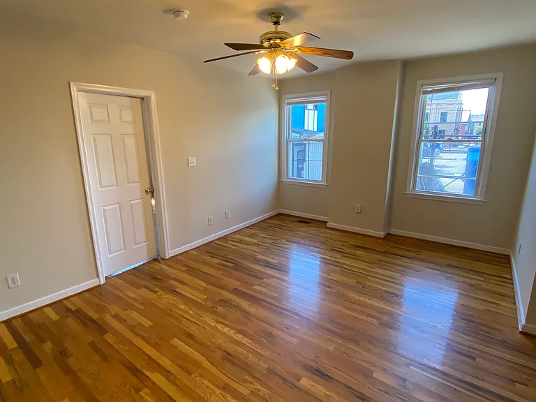 13 S Robinson St #B — Photo 7