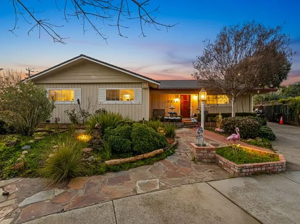 7821 Santa Theresa Dr, Gilroy, CA 95020