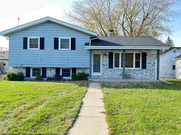 251 S Ann St, Hustisford, WI 53034