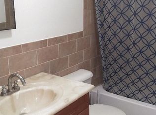 815 E Maple St APT 6, Holly, MI 48442
