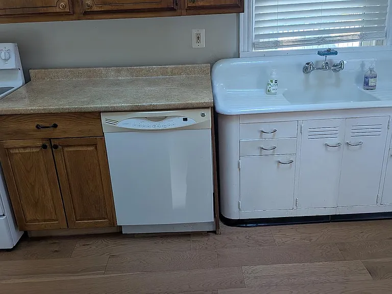 23 Knox Ave — Photo 16