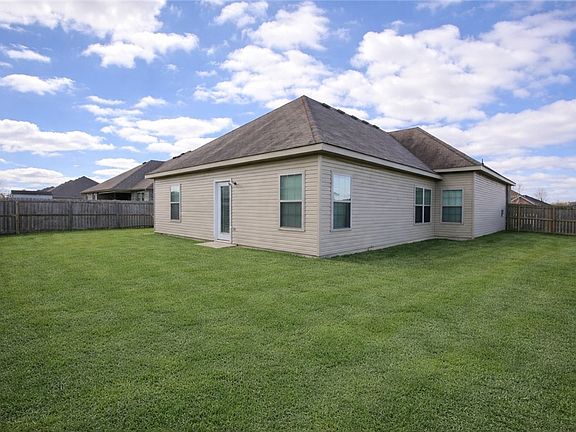 3rd image of 503 W Stoney Point Rd