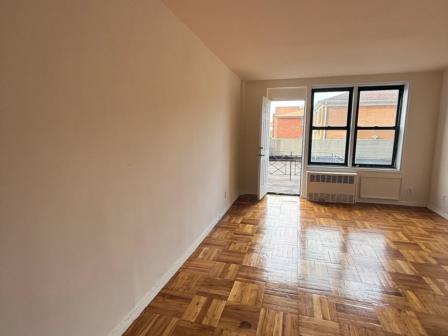Studio, 500 sqft, $1,800 — Photo 3