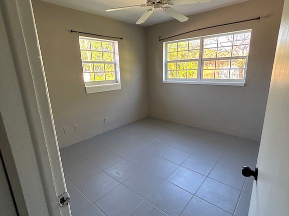 3rd image of 508 SW 10th St #2