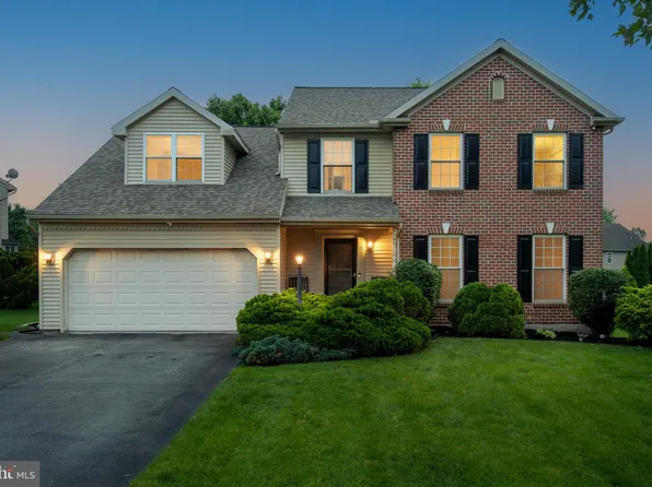 40 Oak Knoll Cir, Lebanon, PA 17042