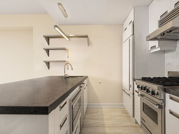 4th image of 261 W 28th St APT 6F