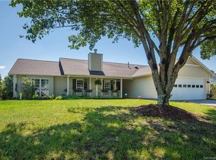 1001 Thorncrest Dr, Fletcher, NC 28732