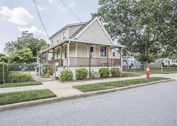 1st image of 37 Metcalf St