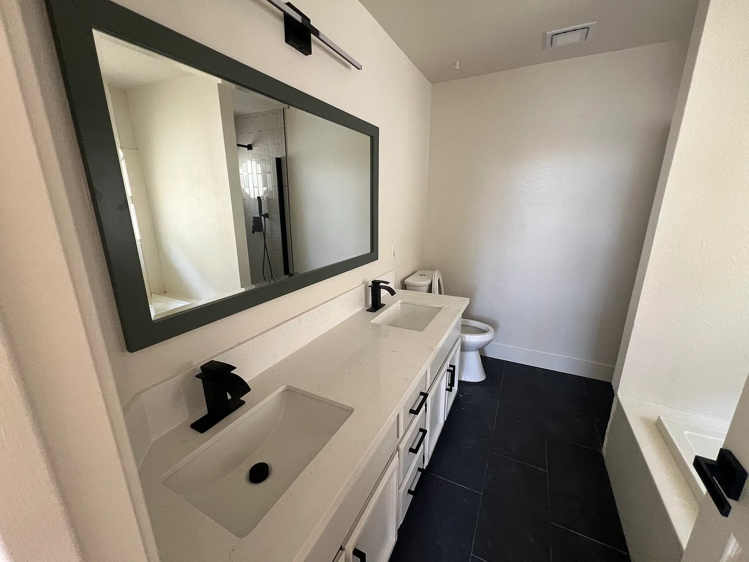 4 bed, 1819 sqft, $1,000 — Photo 3