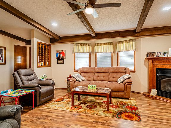 4th image of 2102 Lambe Avenue