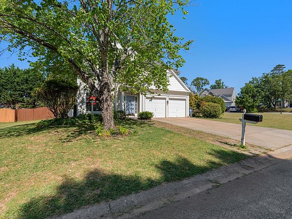 3rd image of 2 Innisbrook Ln