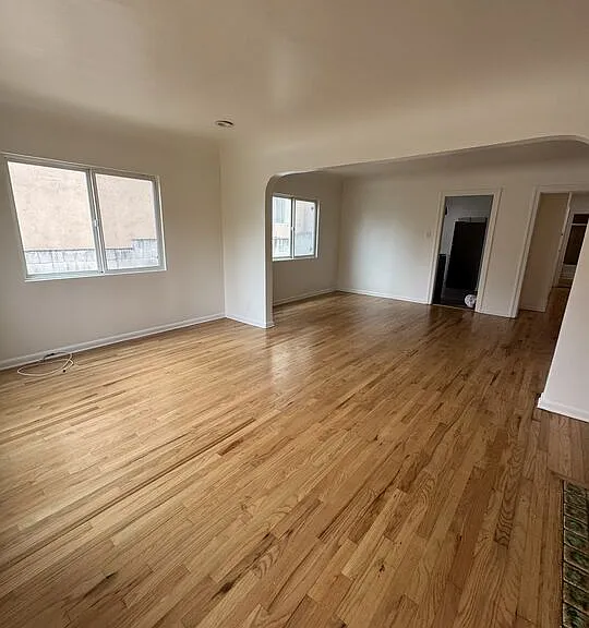 831 Wilcox Ave — Photo 4