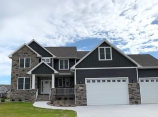 5644 N Summerland Dr, Appleton, WI 54913