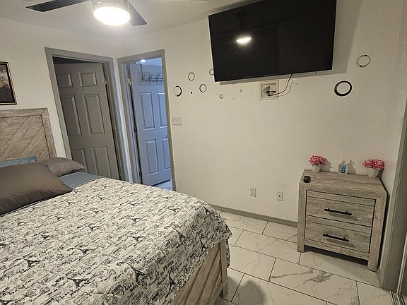 5th image of 124 1/2 E 135th St