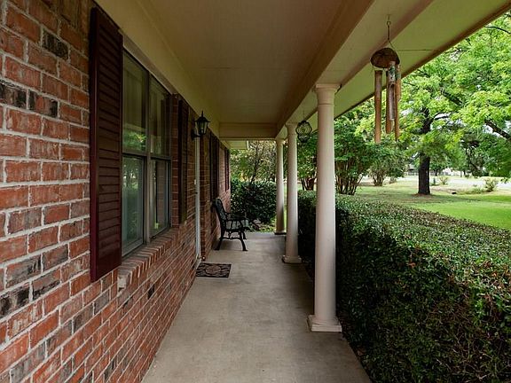 3rd image of 117 Southwood Dr