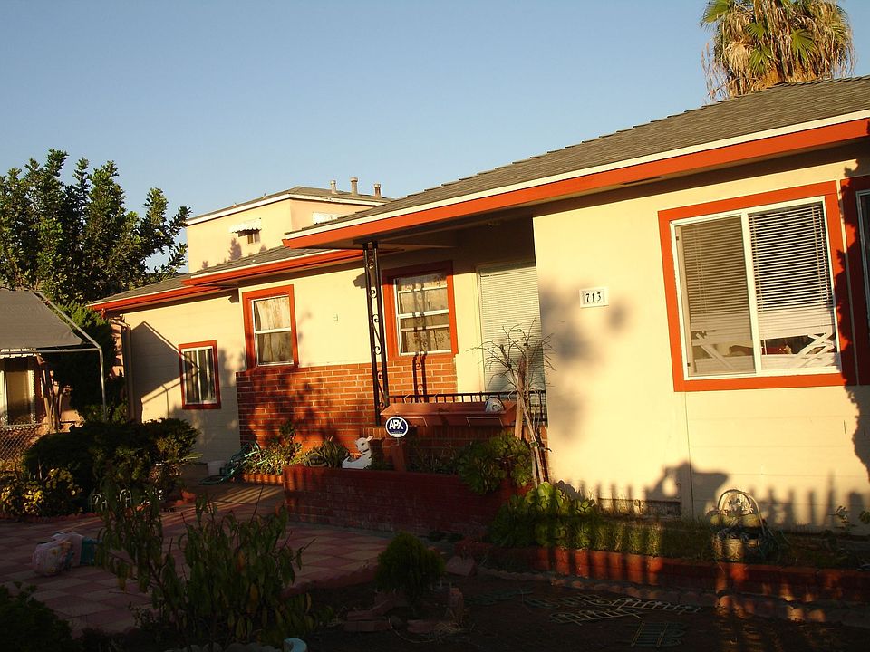 2nd image of 713 Raven St
