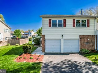 16 Chesapeake Dr, Newtown, PA 18940