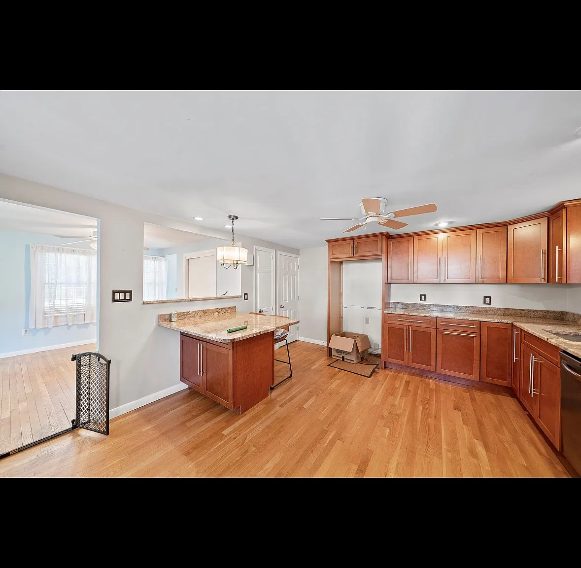 2 bed, $2,500 — Photo 3